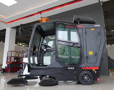 駕駛式掃地機(jī)