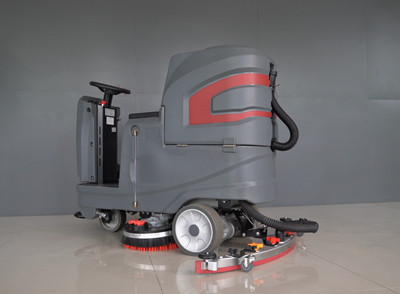 洗地機廠家告訴您清水箱加水要注意哪些問題